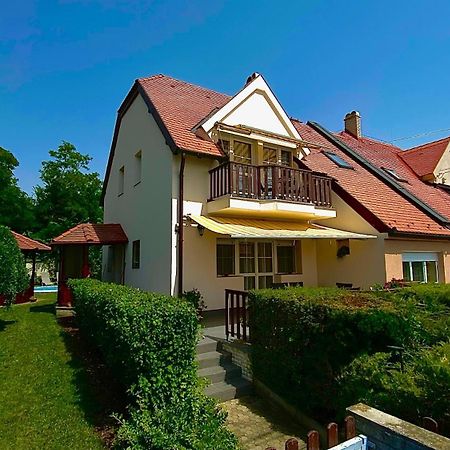 Szepkilatas Vendeghaz Villa Balatonfůzfő Eksteriør bilde