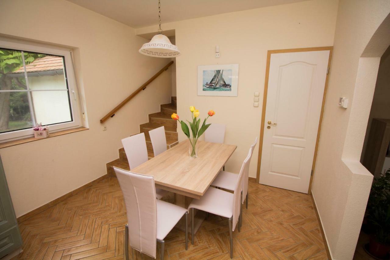 Szepkilatas Vendeghaz Villa Balatonfůzfő Eksteriør bilde