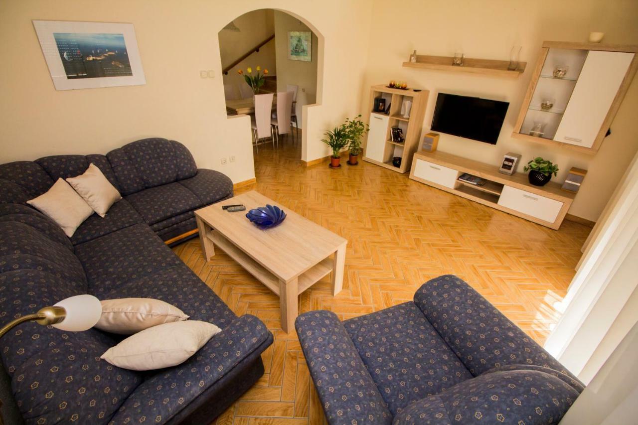 Szepkilatas Vendeghaz Villa Balatonfůzfő Eksteriør bilde